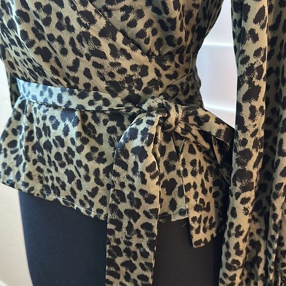 Good American Sage Leopard Wrap Top Balloon Long Sleeve Green Black Size 1 = S - Picture 5 of 15